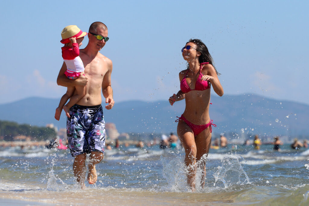 Cette image vous est proposée en 3 formats (Web, Print ou HD) pour illustrer vos supports de communication. Elle peut être utilisée entièrement ou rognée pour tout support hors achat d’espace (nous consulter).